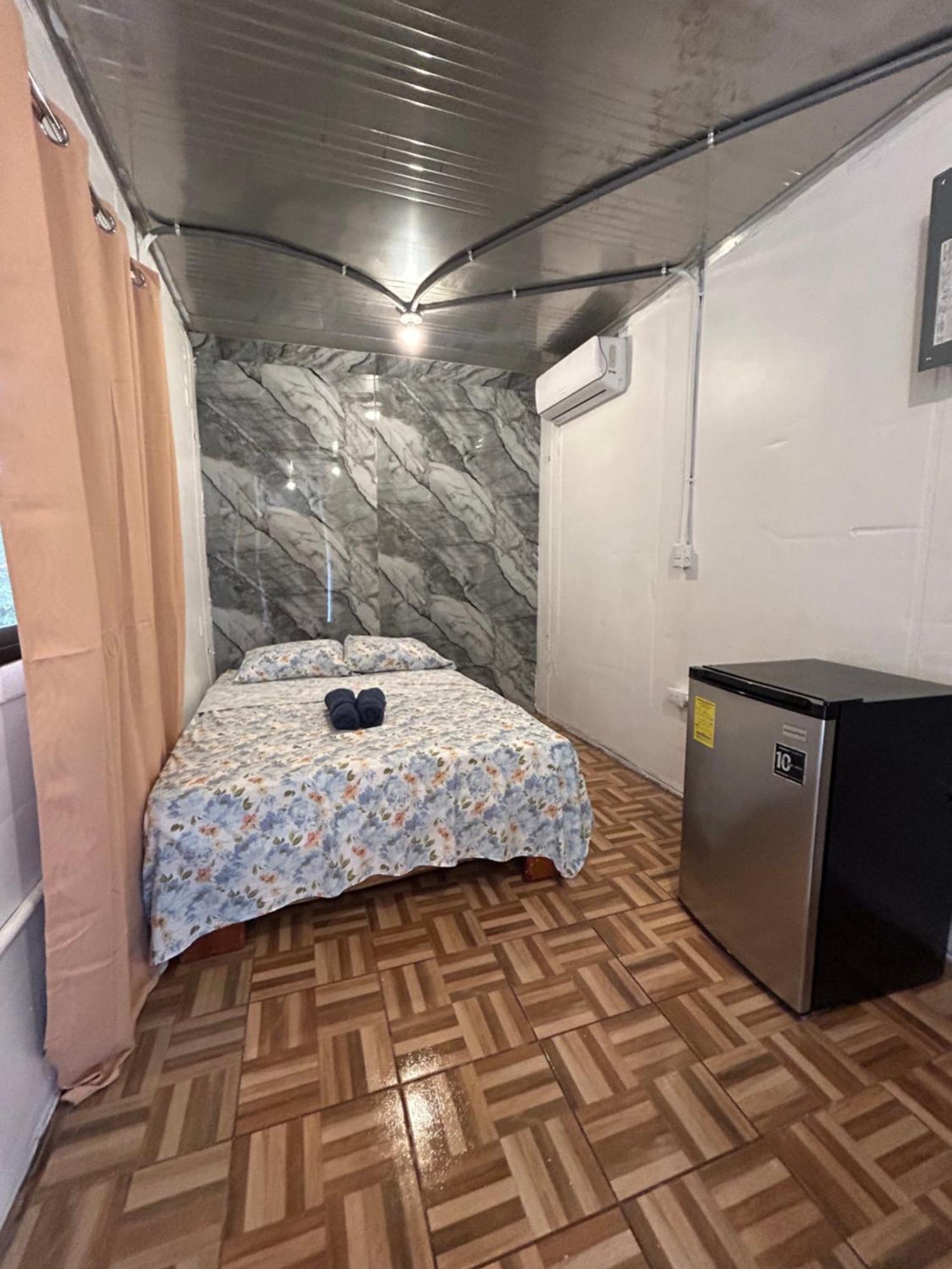 Ballena Oasis Homes & Glamping 우비타 외부 사진